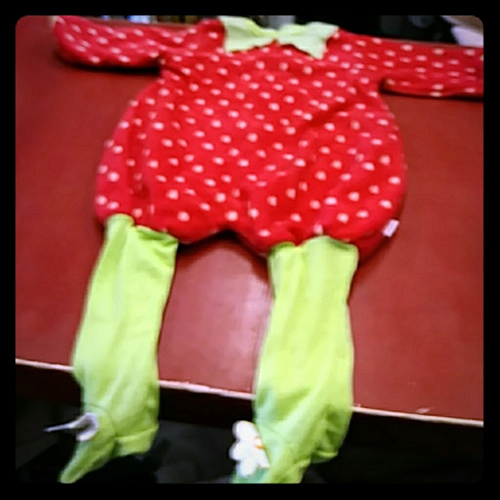 Strawberry Halloween 🎃 Costume Very Nice